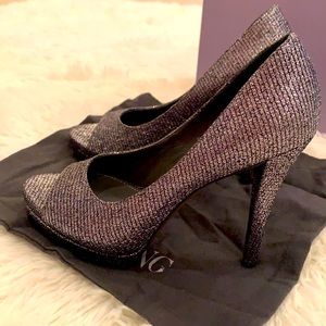 VERA WANG Selina Silver Open Toe Pumps